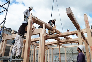 竣工後も建物が無事であるように願って、上棟式を行います